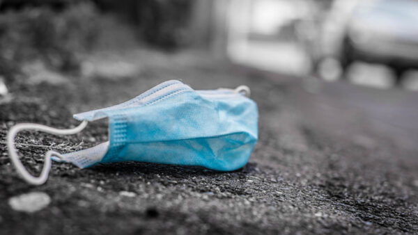 Przypadki Covid eksplodują w Pekinie, pozostawiając ulice miast puste, a życie codzienne zakłócone