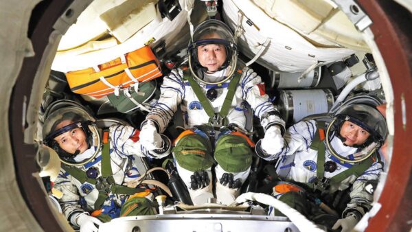 Chiny planują załogowe lądowanie na Księżycu przed 2030 rokiem