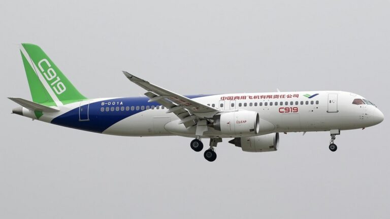 Chiński odrzutowiec C919 odbył pierwszy lot