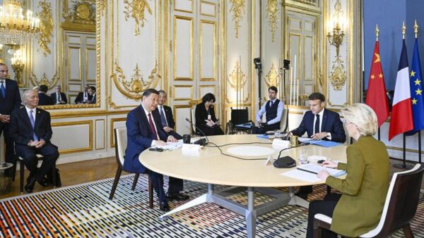 Trójstronne spotkanie przywódców Chin, Francji i UE w Paryżu