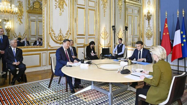 Trójstronne spotkanie przywódców Chin, Francji i UE w Paryżu
