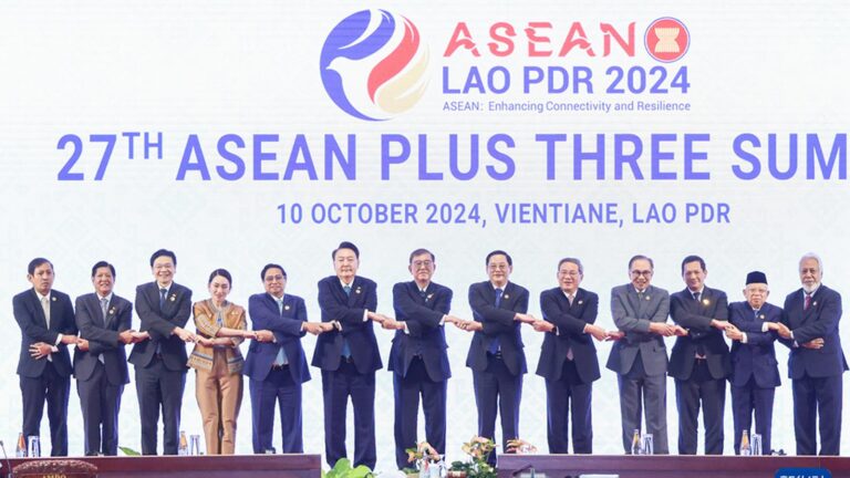 Premier Chin na 27. spotkaniu przywódców ASEAN i Chin-Japonii-Korei Południowej