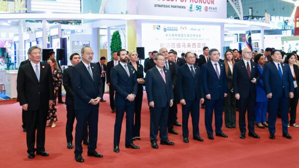 Li Qiang wziął udział w ceremonii otwarcia 7. edycji CIIE