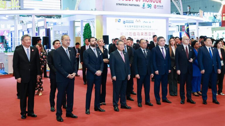 Li Qiang wziął udział w ceremonii otwarcia 7. edycji CIIE