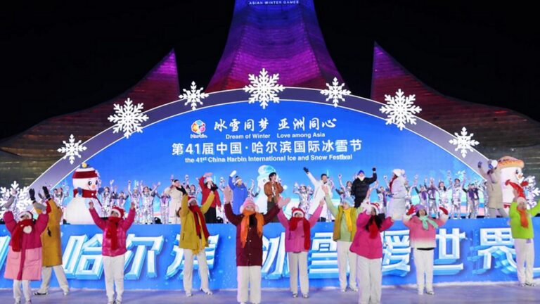 Chiński Międzynarodowy Festiwal Lodu i śniegu w Harbinie