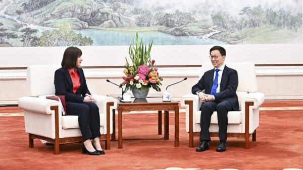 Han Zheng spotkał się z brytyjską minister finansów Rachel Reeves