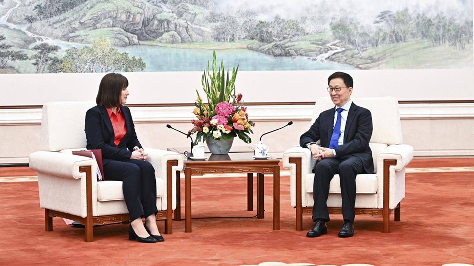 Han Zheng spotkał się z brytyjską minister finansów Rachel Reeves