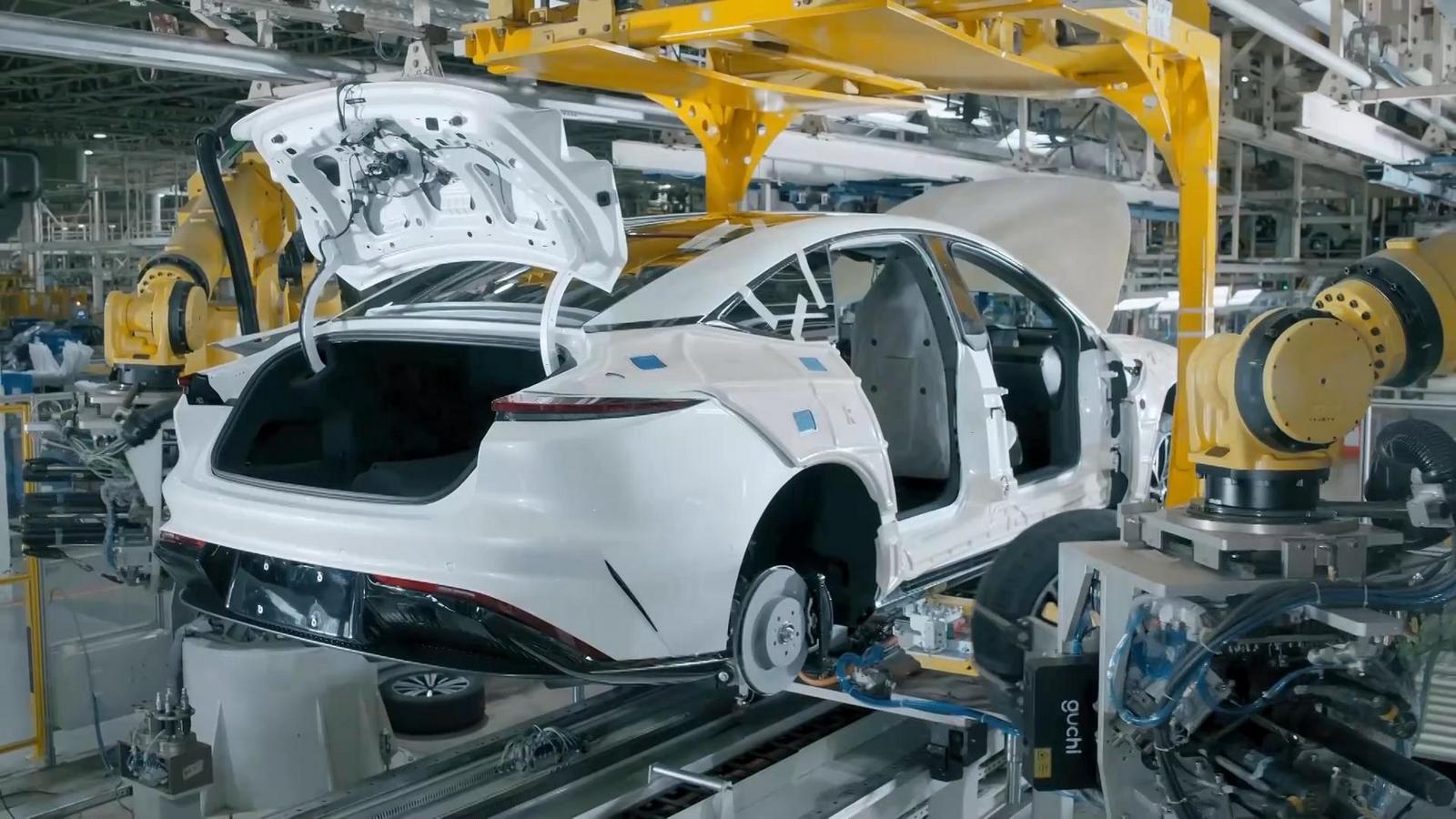 Rozwój chińskiej wytwórczości – od prostych produktów po technologiczną potęgę