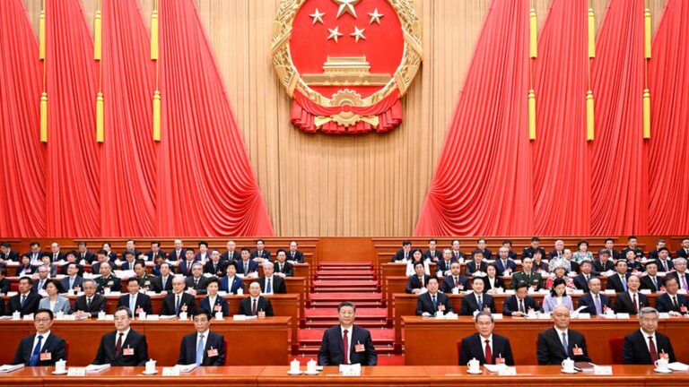 Trzecia sesja Ogólnochińskiego Zgromadzenia Przedstawicieli Ludowych XIV kadencji rozpoczęta w Pekinie