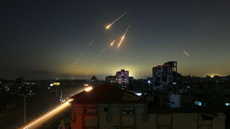 Wang Yi: Chiny jednoznacznie sprzeciwiają się izraelskim atakom militarnym na Iran