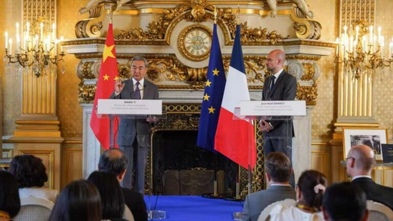 Chiny i Francja powinny stać się siłami działającymi na rzecz stabilności, otwartości, inkluzywności i jedności