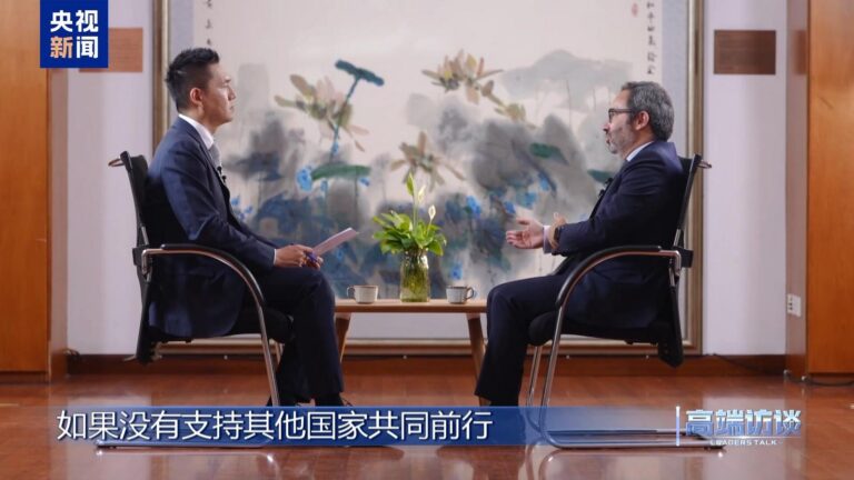 Dyrektor wykonawczy Biura Narodów Zjednoczonych ds. Obsługi Projektów wysoko ocenił wkład Chin w zrównoważony rozwój i zieloną transformację