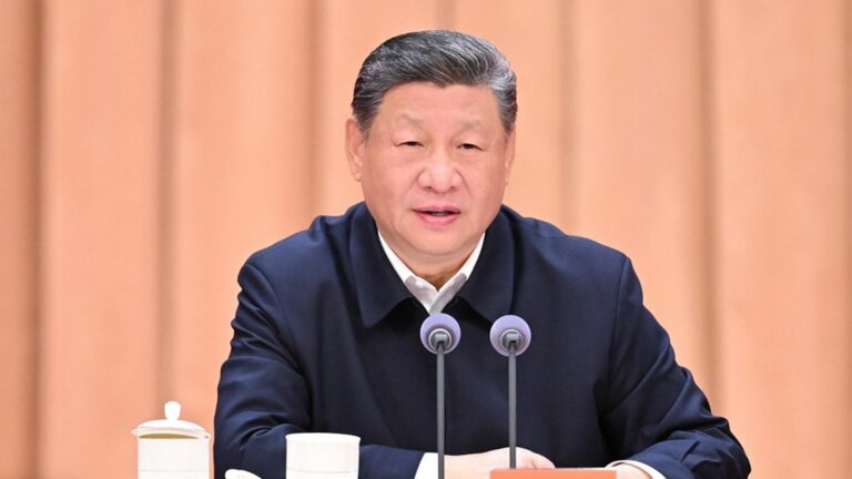 Xi Jinping: Należy nieustannie pogłębiać studiowanie i wdrażanie ducha IV plenum KC KPCh XX kadencji