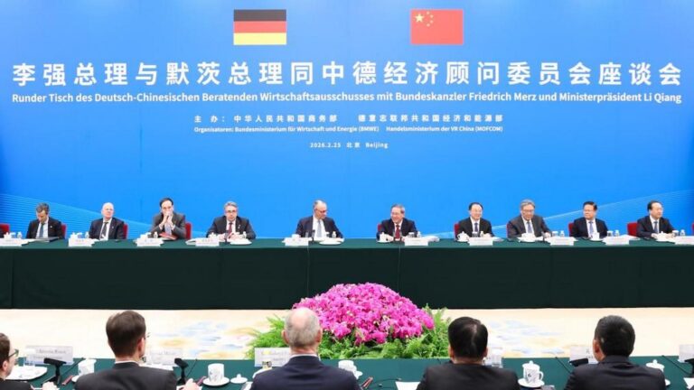 Premier Chin uczestniczył w sympozjum chińsko-niemieckiej komisji doradczej ds. gospodarczych