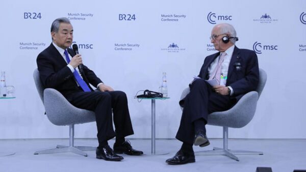 Wang Yi: Popieram rozwiązywanie poprzez polityczny dialog wszystkich regionalnych konfliktów