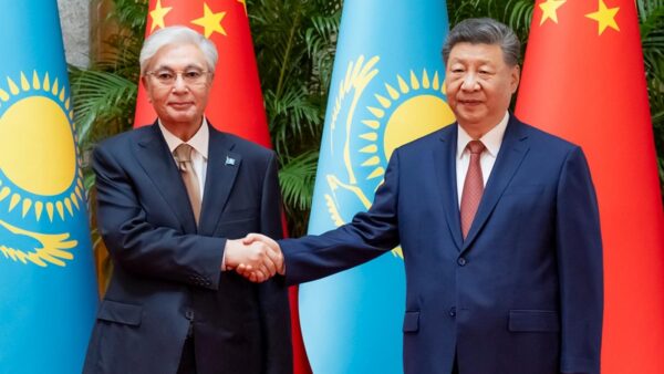Xi Jinping spotkał się z prezydentem Kazachstanu Kasymem-Żomartem Tokajewem